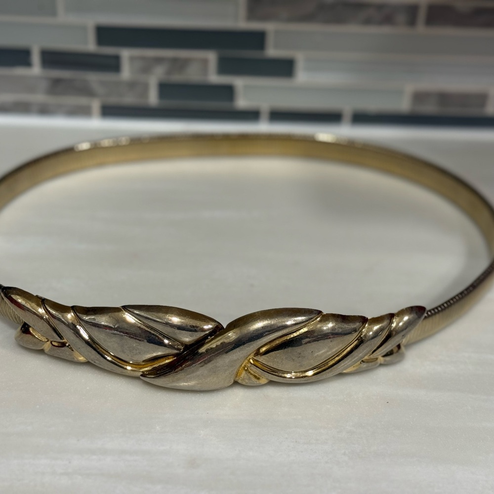 The Leather Shop Belt Women's Gold Toned Stretch Belt 30" 90's 80's Disco Vibes